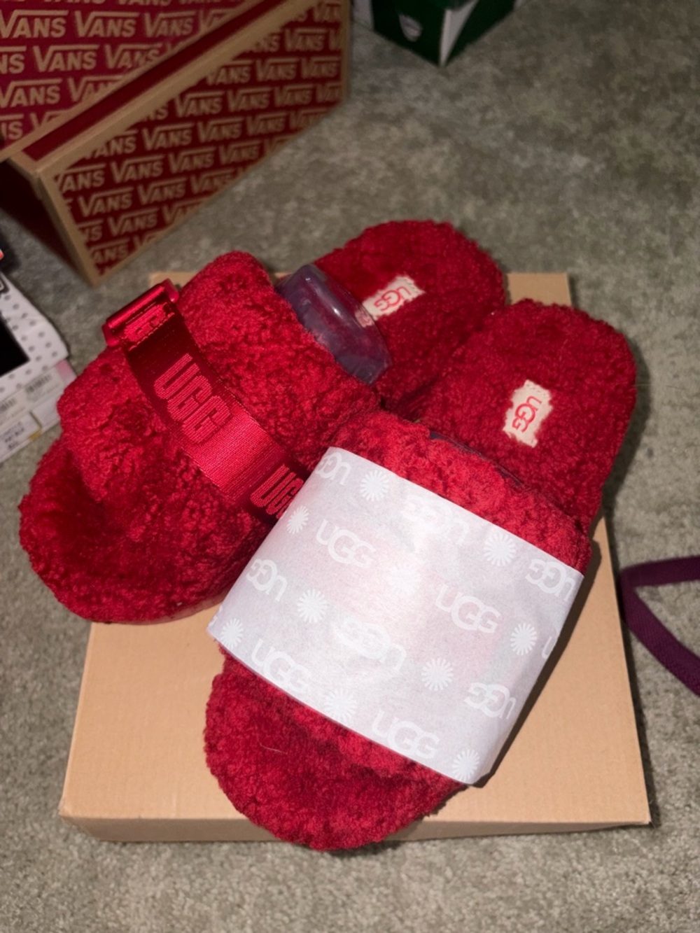 Women’s UGG slippers - Picture 2 of 4